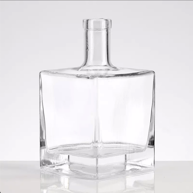 Botella de vidrio de Vodka Rectangular de 750ml con corcho para whisky, brandy, tequila, ron, ginebra, botella de vino de licor personalizada