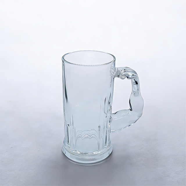 taza de cerveza muscular de la manija del brazo 590ml, vidrio creativo de Barware